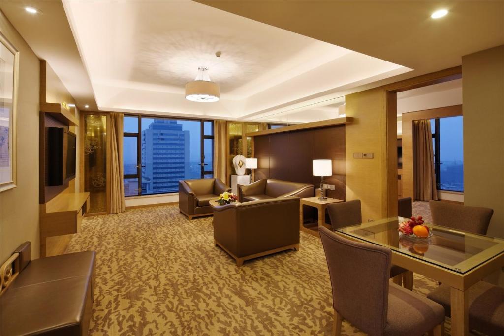 Sovereign Hotel Чжаньцзян Номер фото