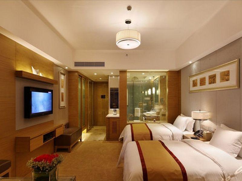 Sovereign Hotel Чжаньцзян Экстерьер фото