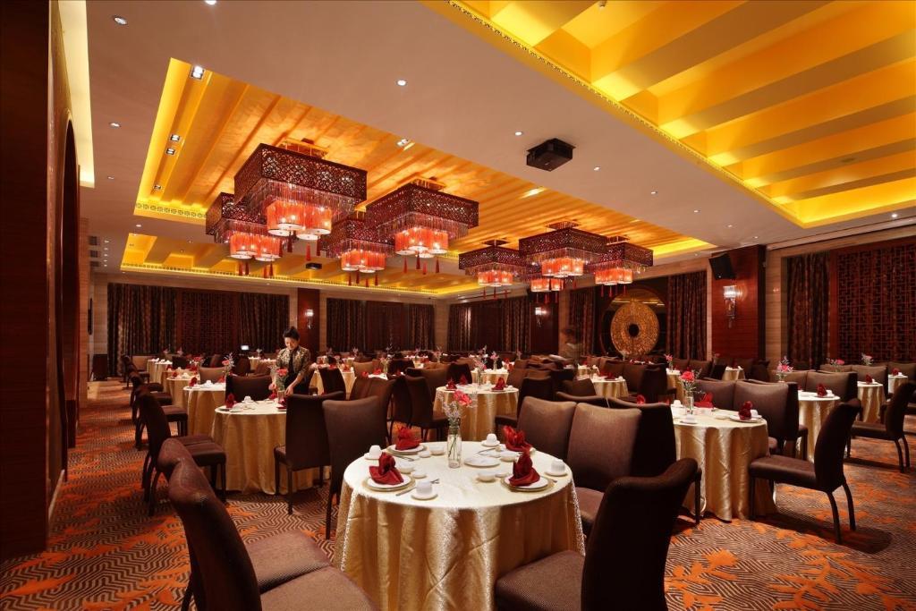 Sovereign Hotel Чжаньцзян Экстерьер фото