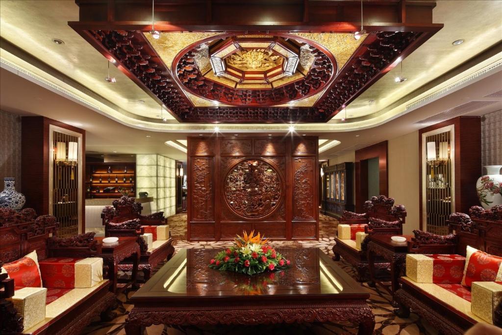 Sovereign Hotel Чжаньцзян Экстерьер фото