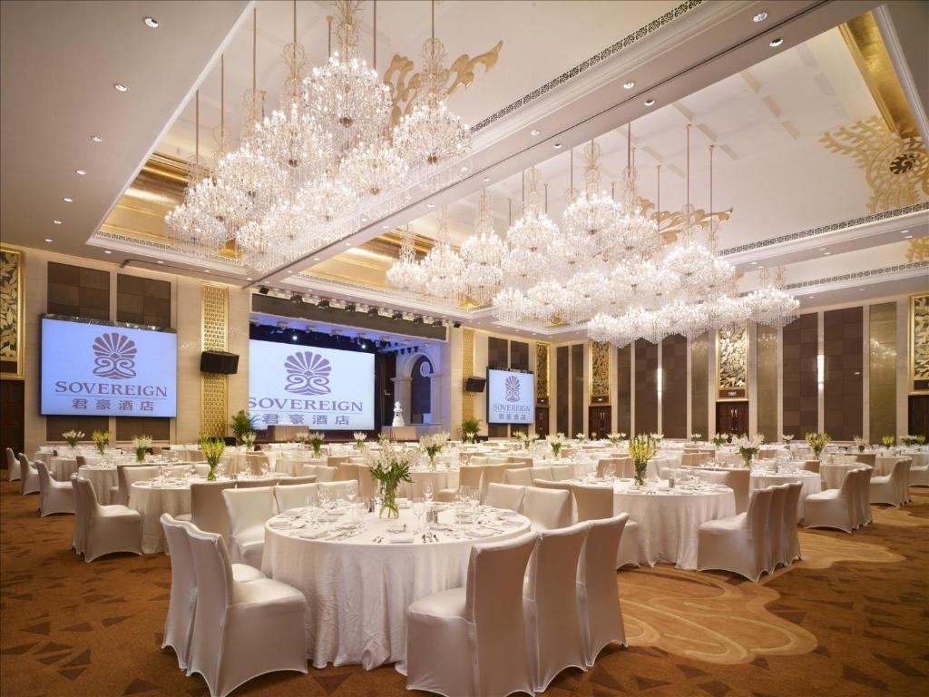 Sovereign Hotel Чжаньцзян Экстерьер фото