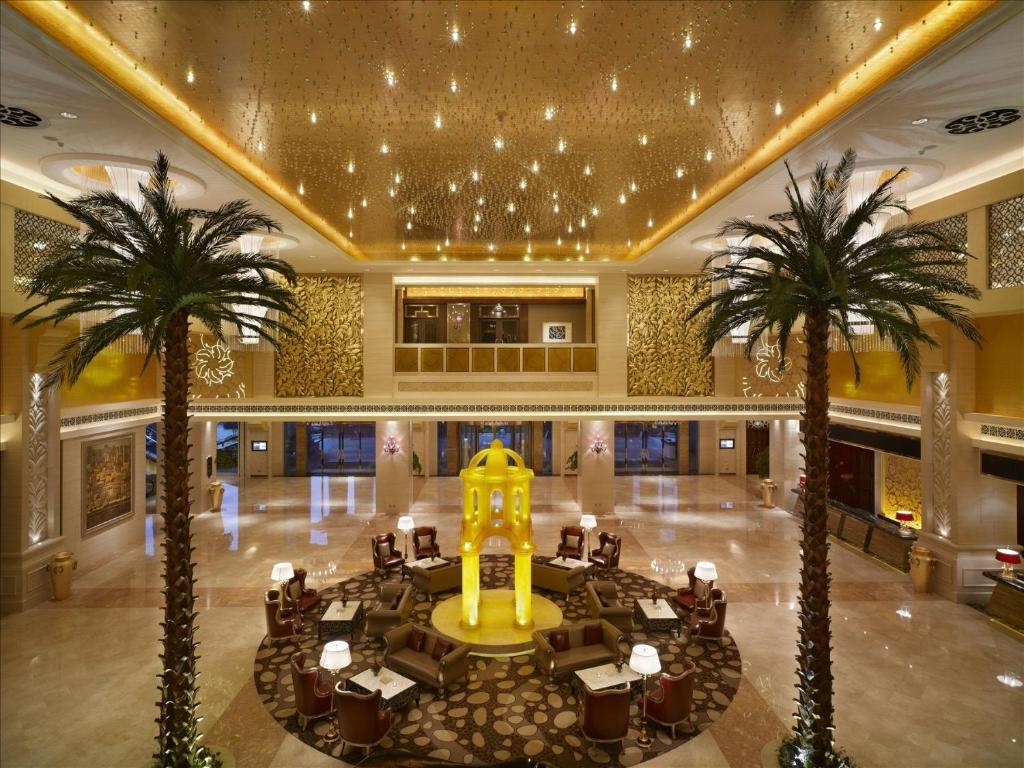 Sovereign Hotel Чжаньцзян Экстерьер фото