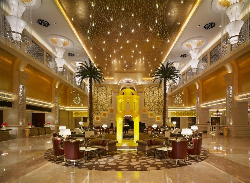 Sovereign Hotel Чжаньцзян Экстерьер фото