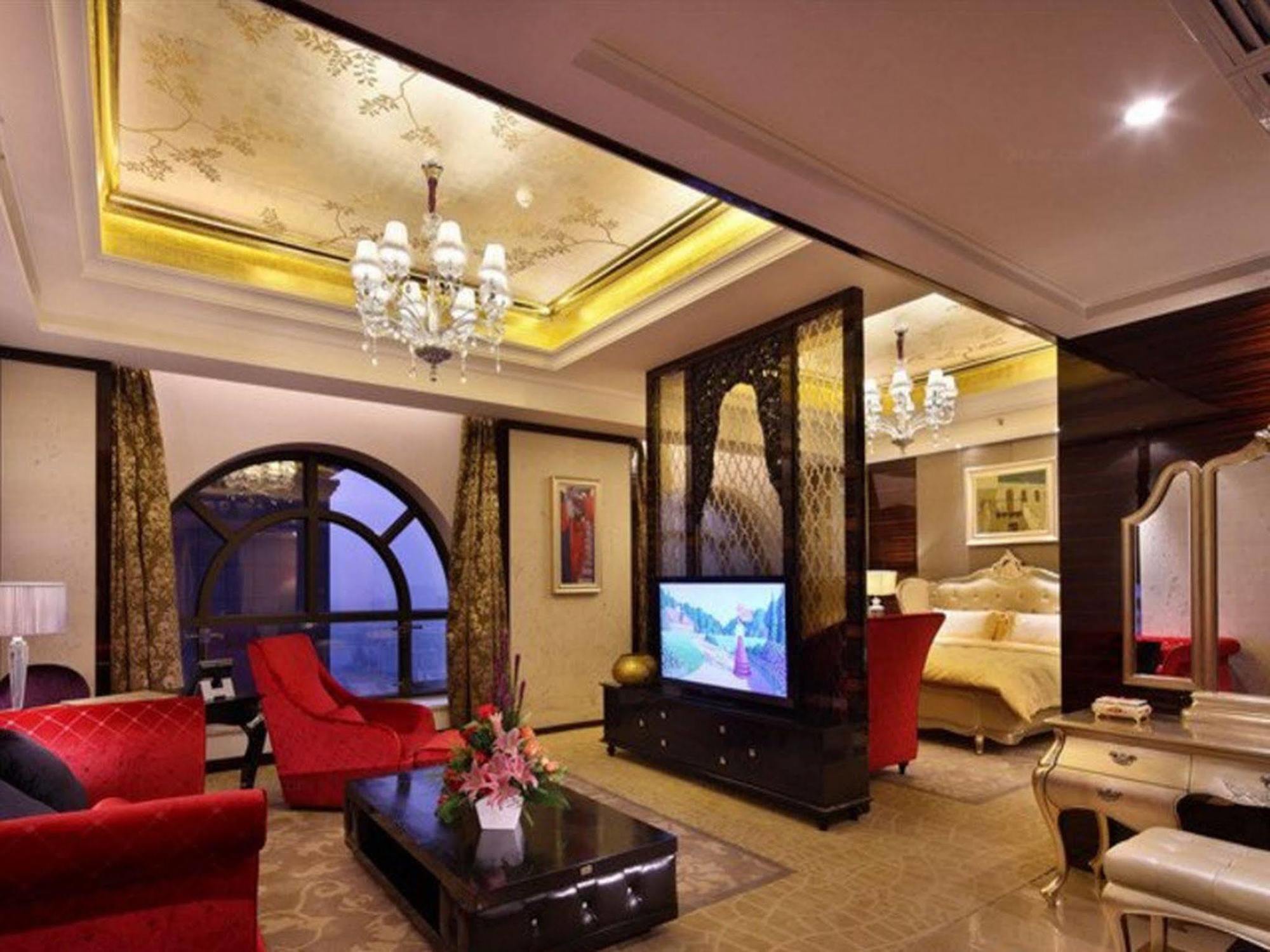 Sovereign Hotel Чжаньцзян Экстерьер фото