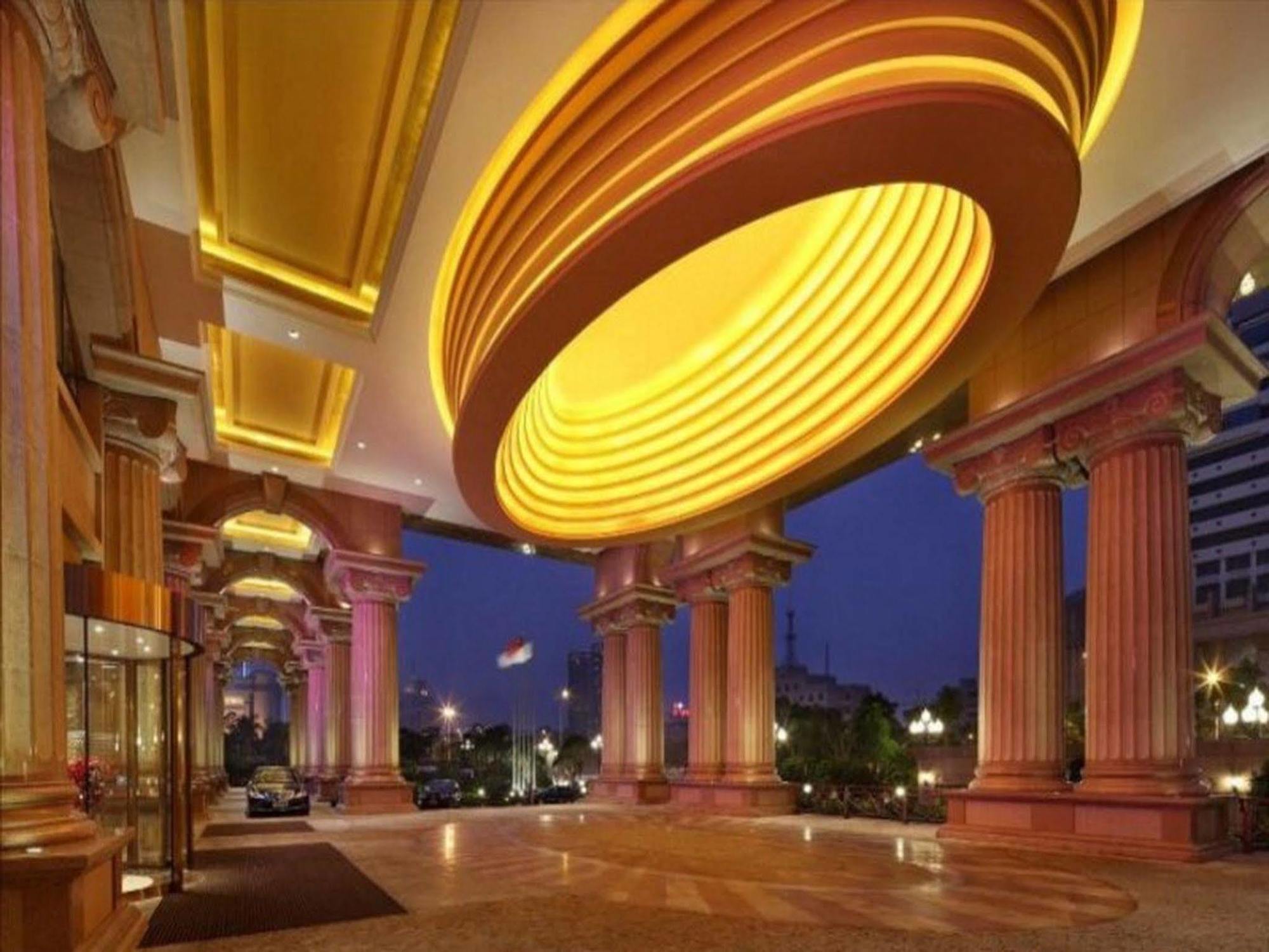 Sovereign Hotel Чжаньцзян Экстерьер фото